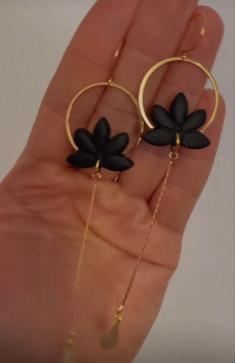 Trending Clay Earrings, Aztec Polymer Clay Earrings, Flower Resin Jewelry, Polymer Clay Flower Jewelry, Diy Earrings Polymer Clay, Pretty Jewelry Necklaces, Polymer Clay Jewelry Tutorials, Handmade Clay Jewelry, Polymer Earrings