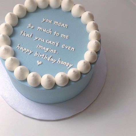 Minimalist Cakes, Pastel Cakes, Cake Mini, Korean Cake, Simple Cake Designs, Simple Birthday Cake, Think Food, Pretty Birthday Cakes, Cute Birthday Cakes