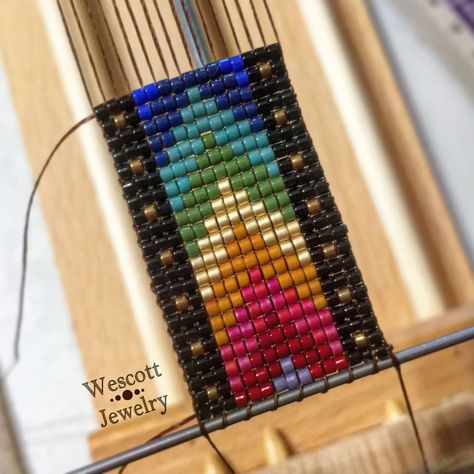 Free Bead Loom Pattern – Rainbow Chevron Ombre with Border – Wescott Jewelry Beading Loom, Bead Loom Designs, Loom Jewelry, Bead Loom Pattern, Loom Bracelet Patterns, Beading Patterns Free, Loom Pattern, Bead Weaving Patterns, Bead Loom Bracelets