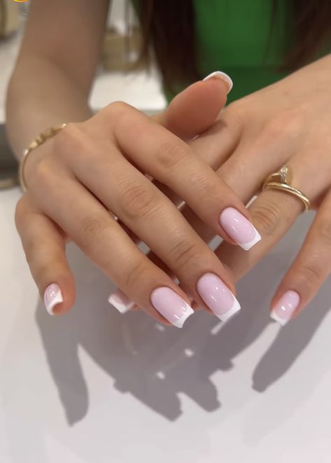 Light Pink Nails With White French Tip, Short Ballerina French Tip Nails, French Nails Biab, Light Pink Nails With French Tip, Pink Nail White French Tip, Pink And White French Tip Nails Short, Pink Base White French Tip, French Manicure Rose, French Tips Pink Base