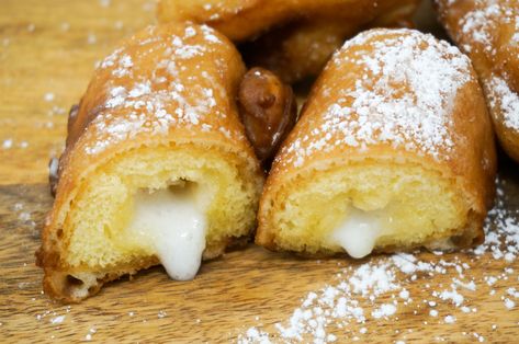 Deep-Fried Twinkies are a crowd favorite at the State Fair and they are a favorite at our house as well. Crispy fried on the outside and gooey on the Peanut Patties Recipe, Candies Homemade, Deep Fried Snickers, Deep Fried Butter, Deep Fried Twinkies, Peanut Patties, Fried Twinkies, Stovetop Appetizers, Spicy Mac And Cheese