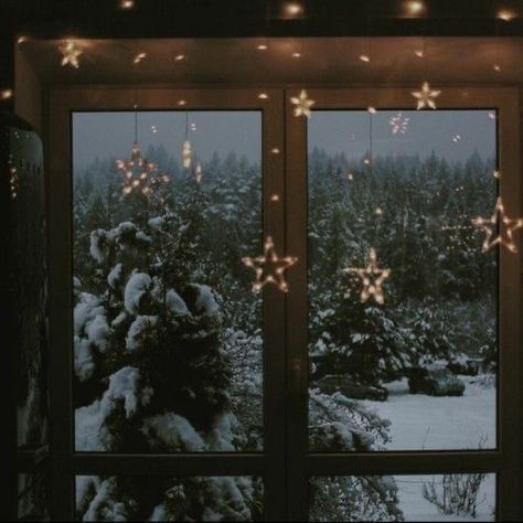 Winter Aesthetic Playlist Cover, Winter Aesthetic Spotify Cover, Christmas Playlist Covers Aesthetic, Winter Playlist Covers Aesthetic, Aesthetic Christmas Spotify Cover, Cozy Spotify Cover, Spotify Playlist Covers Winter, Spotify Christmas Playlist Cover, Winter Spotify Playlist Covers