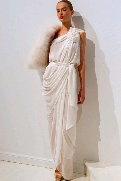 Carla Zampatti - love the styling - red lips & fur Greek Inspired Fashion, Greek Style Wedding Dress, Grecian Style Dress, Greek Style Dress, Greek Toga, Ancient Greek Clothing, Greek Wedding Dresses, Roman Dress, Greek Dress