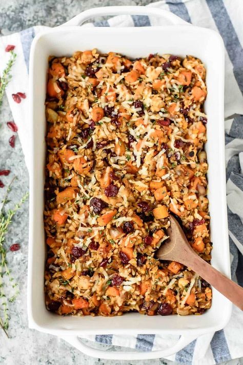 fall casseroles chicken Butternut Squash And Cranberries, Casseroles Chicken, Fall Casserole Recipes, Chicken And Wild Rice Casserole, Apartment Cooking, Veggie Lasagne, Chicken Wild Rice Casserole, Fall Casseroles, Comforting Casseroles