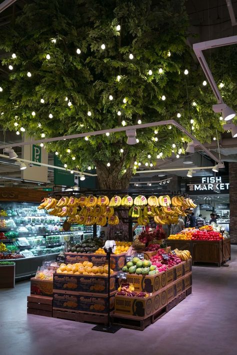 Luxury Grocery Store Design, Shop In Shop Design Retail, Hypermarket Design, Grocery Design, Supermarket Design Interior, Fruit Store, Juice Bar Design, Fruit And Veg Shop, Produce Displays