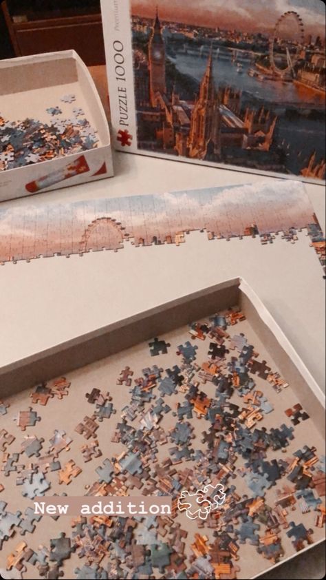 Puzzle Story Instagram, Puzzle Date, Jigsaw Puzzle Aesthetic, Puzzle Aesthetic, Couple Puzzle, Couples Puzzle, Ideal Lifestyle, Big Puzzles, Instagram Story Questions