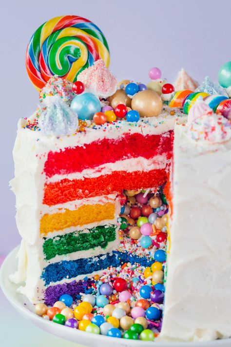 Piniata Cake, Swirl Cakes, Surprise Inside Cake, Rainbow Cake Recipe, Cake Flavours, Rainbow Layer Cakes, Nursing Cake, Inside Cake, Popcorn Balls