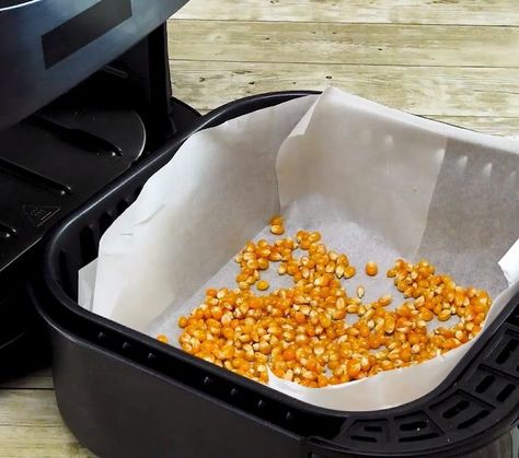 Air Fryer Popcorn: the Alternative Way to Make them Perfect! Popcorn In The Air Fryer, Popcorn In Airfryer, Popcorn Air Fryer, Airfryer Popcorn, Air Fryer Popcorn, Popcorn Kernels, Pop Popcorn, Caramel Popcorn, Air Fryer Recipes Healthy