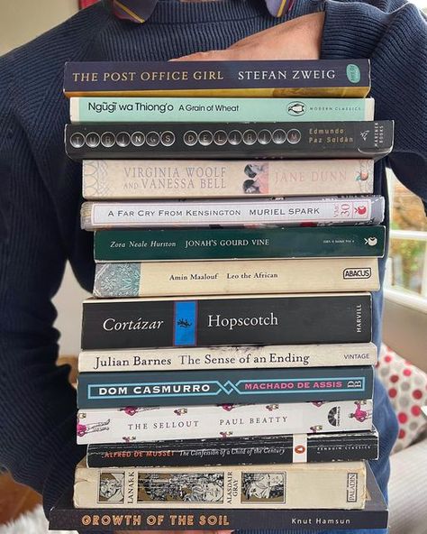 Julian Barnes, Tbr Pile, Office Girl, Stefan Zweig, Recommended Books To Read, Literature Books, Girl Reading, Coffee And Books, At The Top