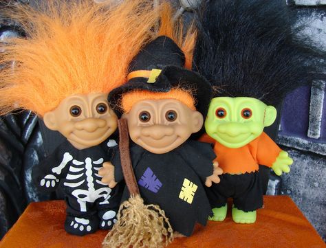 Explore Laila X's photos on Flickr. Laila X has uploaded 1699 photos to Flickr. Best Halloween Candy, Nostalgic Halloween, Vintage Trolls, Halloween Dolls, Trolls 3, 90s Halloween, 90s Memories, Halloween Toys, Troll Dolls