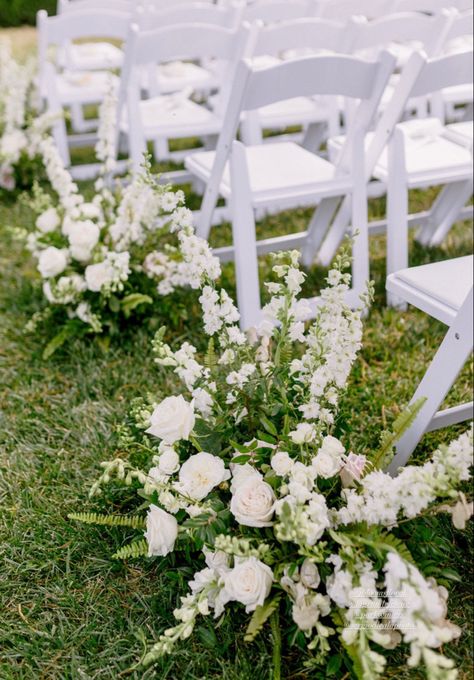 White Roses Ceremony Decor, Flowers Down Isle Wedding Aisles, White Flower Wedding Aisle, White Aisle Flowers Wedding, Isle Floral Decorations Wedding, Aisle Arrangements Wedding Ceremony, Aisle Flowers Wedding Walkways, Isle Flowers Wedding, White Aisle Flowers