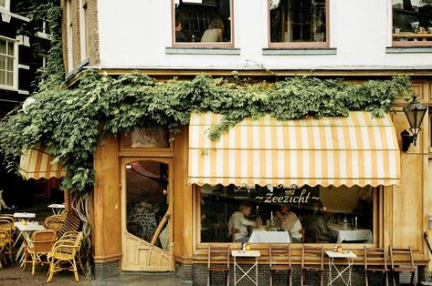 Foto Top, Aesthetic Yellow, Storefront Design, Cafe Shop, Yellow Aesthetic, Shop Interior, Cozy Space, Store Fronts, Shop Design