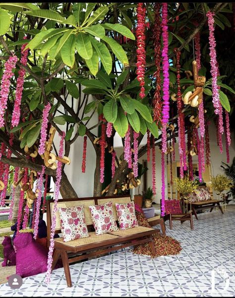 Indian Floral Decor, Devika Narain, Mehendi Decor Ideas, Diy Floral Decor, Wedding Background Decoration, Desi Wedding Decor, Luxury Wedding Decor, Wedding Planning Decor, Mehndi Decor