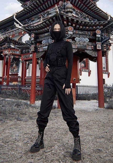 Female Techwear Outfit, Tech Wear Women, Techwear Outfits Women, Female Techwear, Techwear Girl Outfit, Women Techwear, Womens Techwear, Techwear Women, Tech Outfit