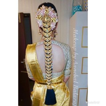 Moggu Jade, Diamond Jada, Jada Models, Gold Jada, South Indian Wedding Hairstyles, Poola Jada, Bridal Hair Decorations, Bridal Hairstyle Indian Wedding, Hair Style On Saree