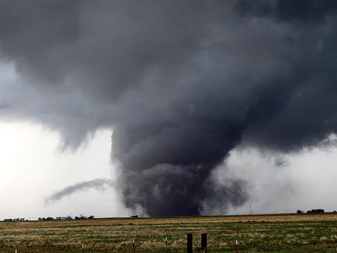 Oklahoma Struck By Biggest November Tornado on Record | Live Science Tornado Pictures, Oklahoma Tornado, Tornado Alley, Oklahoma History, Storm Chasing, Wild Weather, Extreme Weather Events, Weather Photos, Weather And Climate