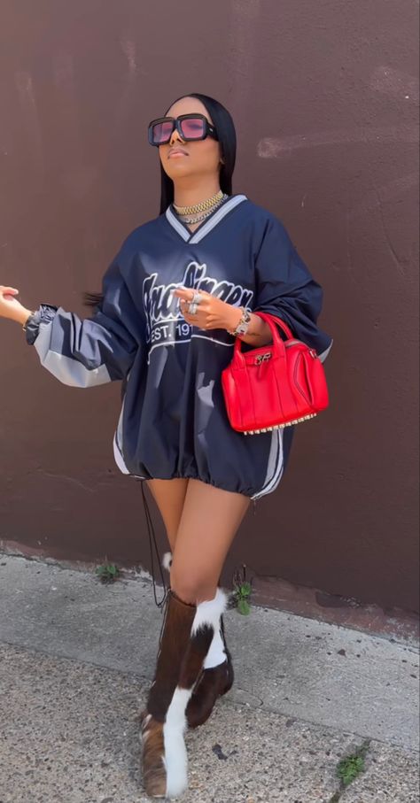 Jersey Outfit With Heels, Streetwear Maximalist, Birthday 22, 2024 Fits, Gourmet Candy, Nba Game, Trendy Spring Outfits, Boujee Outfits, Hello Fashion