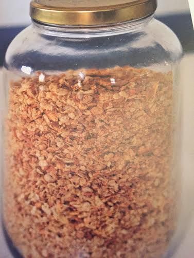 Homemade Amish Honey Granola Homemade Granola Cereal, Granola Homemade, Mennonite Recipes, Granola Ingredients, Homemade Cereal, Grape Nuts, Honey Granola, Keto Granola, Almond Granola