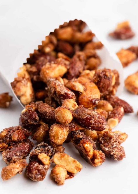 Mixed Nuts Recipes, Nut Mix Recipe, Candied Nuts Recipe, Seasoned Nuts, Flavored Nuts, Holiday Snack, Homemade Toffee, I Heart Naptime, Nut Recipes