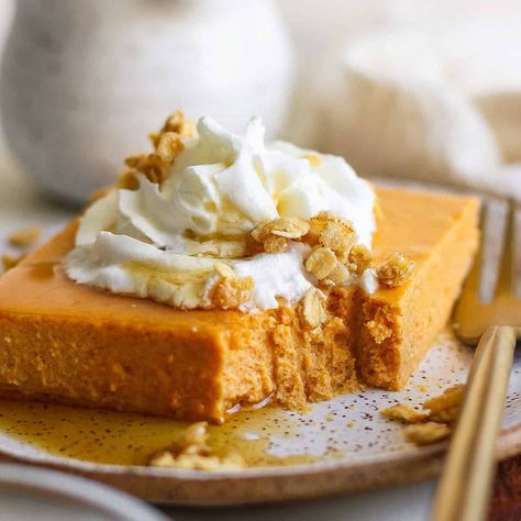 High Protein Pumpkin Bars Recipe Protein Strawberry Cheesecake, Fall Dessert Bar, Honey Peanut Butter, Cheesecake Jars, Healthy Pumpkin Dessert, Oatmeal Cookie Bars, Low Carb Meats, Fit Foodie Finds, Pumpkin Recipes Healthy