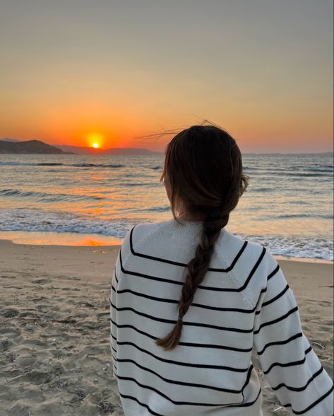 greece, coastal granddaughter, sunset, beach sunset, sunset aesthetic, summer aesthetic, costal aesthetic, coastal fashion, coastal ootd, summer, ootd, sunset pictures, travel aesthetic, european summer, coastal grandmother Wendy Cope, Beachy Girl, European Summer Aesthetic, Aesthetic Coastal, Coastal Fashion, Instagram Heart, Coastal Lifestyle, Coastal Granddaughter, Coastal Grandmother