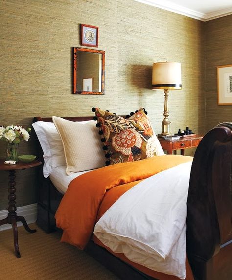 Amazing Grasscloth Wallpaper Bedroom, Wallpaper Bedroom Ideas, Bedroom Orange, Grasscloth Wallpaper, Wallpaper Bedroom, Style At Home, Beautiful Bedrooms, Home Fashion, Guest Bedroom