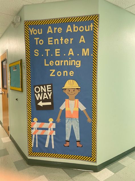 Steam Bulletin Board Ideas Preschool, Steam Bulletin Board Ideas Elementary, Stem Lab Bulletin Board Ideas, Steam Decorations Classroom, Steam Door Decorations Classroom, Engineering Bulletin Board Ideas, Building Bulletin Board Ideas, Stem Decorations Classroom, Steam Decorations