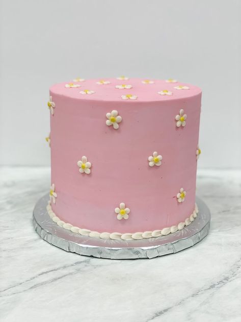 Pink Daisy Cake, Green Birthday Cakes, Daisy Cake, Daisy Baby Shower, Bolo Minnie, Daisy Cakes, Birthday Baking, Mini Cakes Birthday, Pink Cake