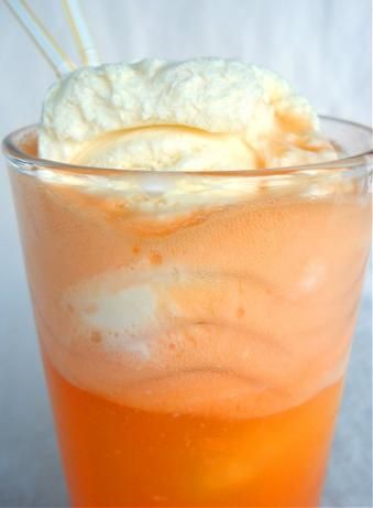 Creamsicle Float: "Yummy! I love creamsicles and this hit the spot on a hot day. I remember having these as a kid, but I forgot how good they were!" -nmj Creamsicle Float, Pineapple Sherbet, Vanilla Bars, Float Recipes, Orange Sherbert, Ice Cream Floats, Beer Float, Summertime Drinks, Soft Foods