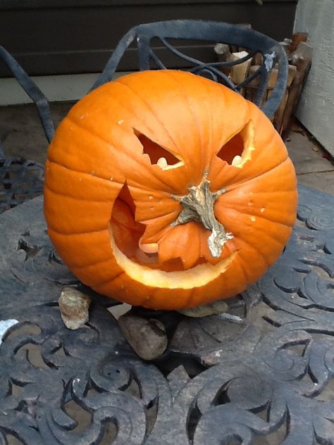 Use the stem of a pumpkin for a wicked nose and use two pumpkin seeds for pupils! If necessary prop it up with small stones Pumpkin Carving Ideas Stem As Nose, Pumpkin Witch Face, Pumpkin Carving Ideas Easy, Halloween Carvings, Scary Pumpkin Faces, Halloween Pumpkin Crafts, Easy Stem, Carving Templates, Halloween Pumpkin Carving Stencils