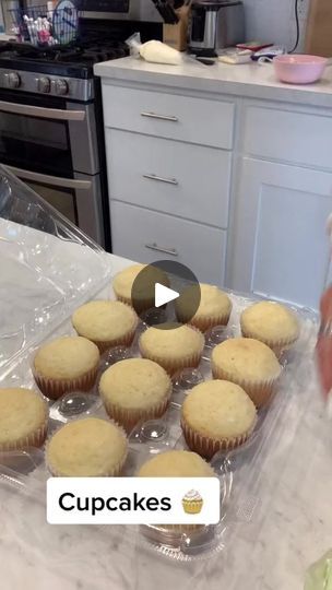 357K views · 1.8K reactions | Cupcakes 🧁 #theblondewhobakes #cake #cupcake #cakedecorating #food #foodie #birthday | The Blonde who Bakes | The Blonde who Bakes · Original audio Fall Birthday Cupcakes For Women, Happy Birthday Cupcakes For Men, Banana Cupcakes With Cinnamon Buttercream, Cupcake Savvy Buttercream, Natasha’s Kitchen Pumpkin Cupcakes, Cupcake Decorating, Cupcakes Decoration, Macarons, Cupcake