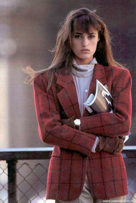 “Chic In Città”, Marie Claire Italia, October 1987 Winter Dress Ideas, Winter Vintage Outfits, Vintage Winter Outfits, 1987 Fashion, Yasmin Le Bon, Skandinavian Fashion, Fashion 80s, 90s Supermodels, 80s And 90s Fashion