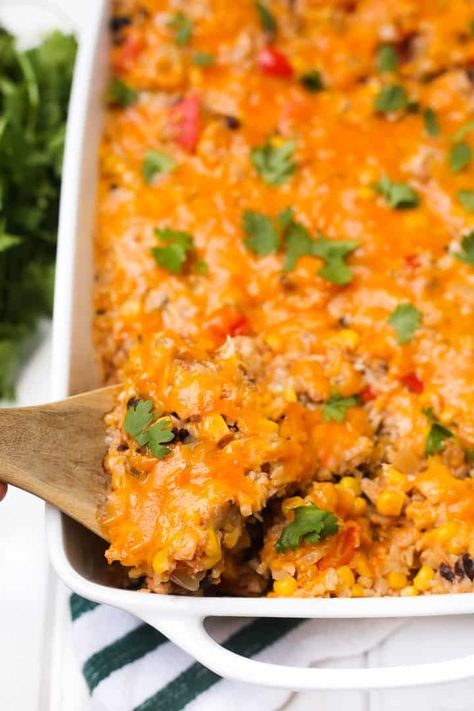 This Mexican cauliflower rice casserole is a great macro-friendly (high protein, lower carb) meal prep recipe! And it’s gluten-free, with a dairy-free option, too. I first came up with this Mexican cauliflower rice casserole last year when I wanted to make a healthy lunch recipe to enjoy all week. I wanted to pack something for lunch other than salad that was delicious, high in protein, Mexican Cauliflower Rice, Mexican Cauliflower, Ground Beef Quinoa, Cauliflower Rice Casserole, Lower Carb Meals, Casserole Healthy, Clean Lunches, Food For Friends, Kung Pao Chicken Recipe