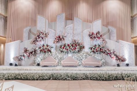 Dekorasi Wedding Indoor, Background Pelaminan, Dekor Pelaminan Modern, Pelaminan Aesthetic, Decorasi Wedding, Wedding Ballroom Decor, Dekor Pelaminan, Pelaminan Modern, Indoor Wedding Decorations