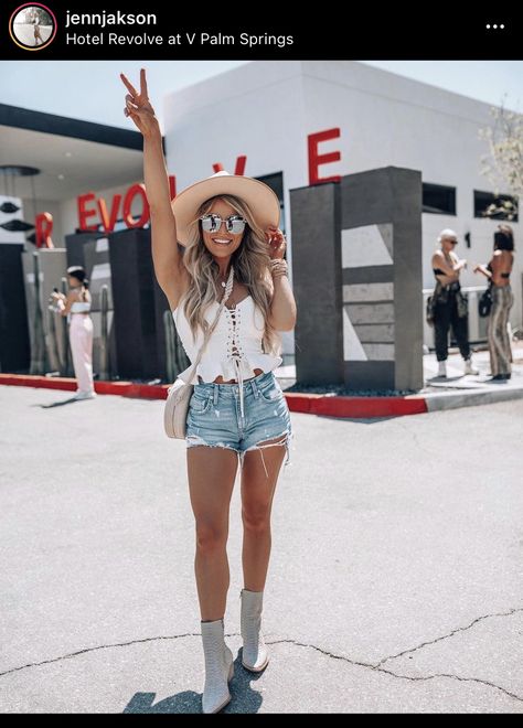 Tacos And Tequila Party Outfit, Jean Shorts Concert Outfit, Cmc Rocks Outfit, Shorts And Boots Outfits Cowgirl, Beach Country Concert Outfit, Trendy Jean Shorts For Festivals, Festival Jean Shorts, Rodeo Outfits Shorts, Country Music Festival Outfits Summer