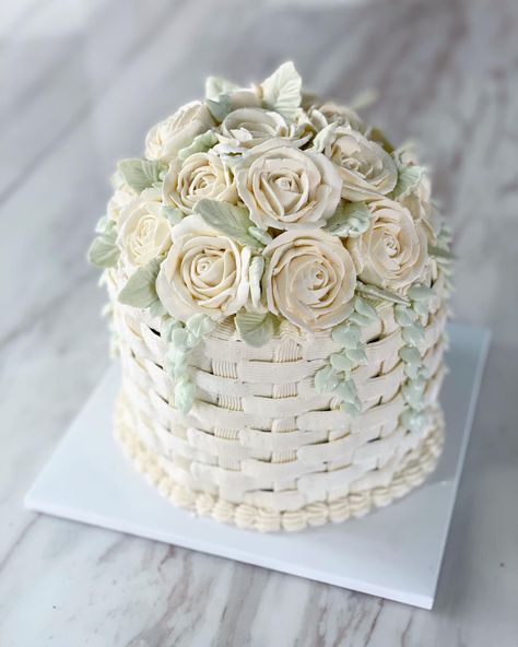 Basket Weave Cake With Flowers, Basketweave Cake With Flowers, Flower Basket Cake Designs, Basket Of Flowers Cake, Basket Weave Cake, Flower Basket Cake, Rose Buttercream, Basket Cake, Rose Basket