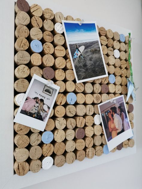 Diy Cork Ideas, Wine Cork Corkboard, Wedding Cork Board, Corkboard Diy, Teen Bed, Cork Pin Board, Wine Cork Diy Projects, Wine Cork Board, Cork Table