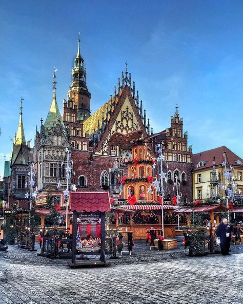 Epic Vacations, Poland Cities, Poland Culture, Visit Poland, Polish Christmas, Wroclaw Poland, Christmas Markets Europe, European Aesthetic, Eastern Europe Travel