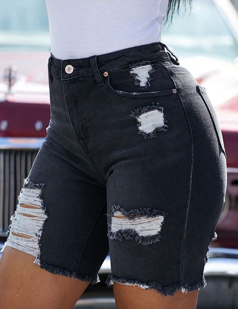 Amazon Finds // Complete your summer outfit by having this black frayed ripped denim bermuda shorts. Black Denim Shorts Outfit, Ripped Bermuda Shorts, Badass Outfit, Jean Short Outfits, Denim Shorts Outfit, Ripped Denim Shorts, Shorts Outfit, Distressed Denim Jeans, Ripped Denim