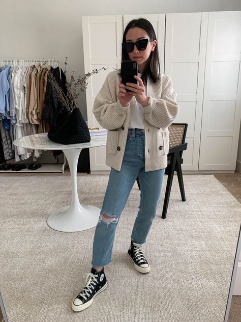 35 Ways to Style Converse High Top Sneakers - Crystalin Marie Converse Women Outfit, Ways To Style Converse, Converse High Outfit, Styling Converse High Tops, Spring Minimalist Outfit, High Top Sneakers Outfit, High Tops Outfit, High Top Converse Outfits, White Converse Outfits