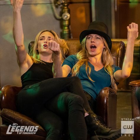 Legends Of Tomorrow Cast, Sara And Ava, Gamora Marvel, Jes Macallan, Legend Of Tomorrow, Legends Of Tommorow, Arrow Black Canary, Sara Lance, Arrow Verse