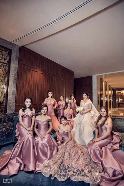 A Grand Blush and Rose Gold Wedding with a Classic Romantic Theme | https://brideandbreakfast.ph/2017/11/10/a-grand-blush-and-rose-gold-wedding-with-a-classic-romantic-theme/ Brides Made Dresses Bridesmaid Rose Gold, Purple And Rose Gold Wedding Bridesmaid Dresses, Rose Bride Dress, Bridesmaid Rose Gold Dresses, Rose Gold Bridesmaids Dresses, 2 Way Wedding Gown, Dusty Pink Wedding Theme, Bridesmades Dresses, Rose Gold Bridesmaid Dresses