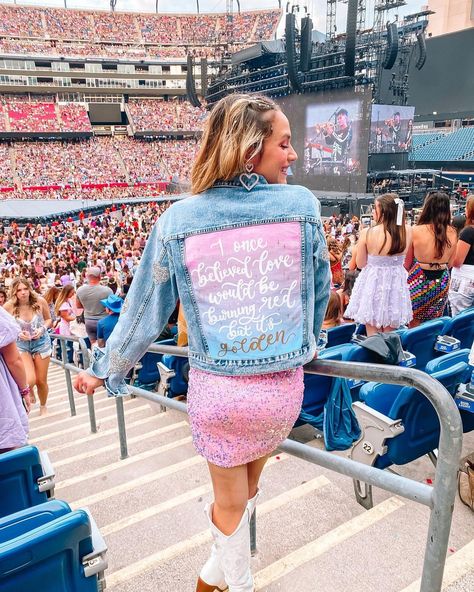 Oh what a night 🥹🫶🏻🪩✨🩷 we had the MOST incredible time dancing and singing the night away 💞 Who’s jacket was your favorite?!… | Instagram Eras Tour Denim Jacket, Eras Tour Jacket, Eras Outfit, Swift Party, Era Tour, Swift Outfits, Taylor Swift Party, Swift Concert, Taylor Swift Tour Outfits