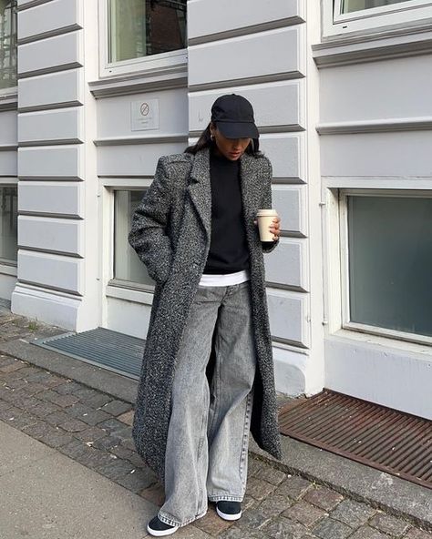 Ingrid Fagerli Edvinsen on Instagram: "🤍" Herringbone Coat Outfit, Long Grey Coat, Herringbone Coat, Winter Fits, Coat Outfits, Inspiration Style, Fall Winter Outfits, Long Coat, Herringbone