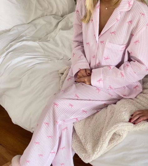 🪽💗 Pijama Outfit, Grace Core, Pajamas Cute, Pink Lifestyle, Cute Pjs, Cute Sleepwear, Cute Pajama Sets, Matilda Djerf, Cute Lazy Day Outfits