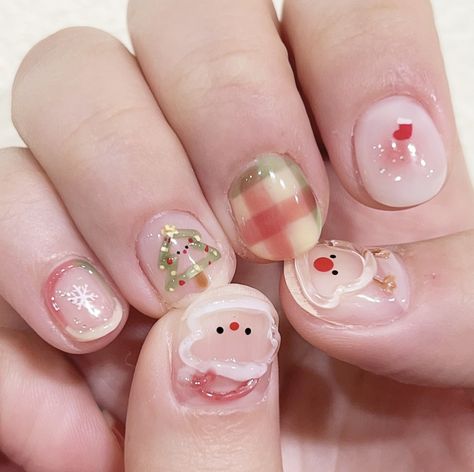 Christmas Korean Nails, Nail Christmas Korea, Kawaii Christmas Nails, Korean Christmas Nails, Korea Nail Art, Painted Acrylic Nails, Nail Noel, Korea Nail, Kawaii Nail Art