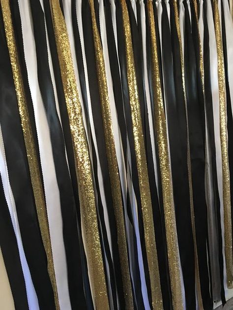 Graduation Black And Gold, Graduation Photo Booth Backdrop, New Years Photo Booth, Masquerade Formal, Black And Gold Backdrop, Photo Booth Backdrop Graduation, Gatsby Christmas, Dirty Thirty Party, Adult Prom