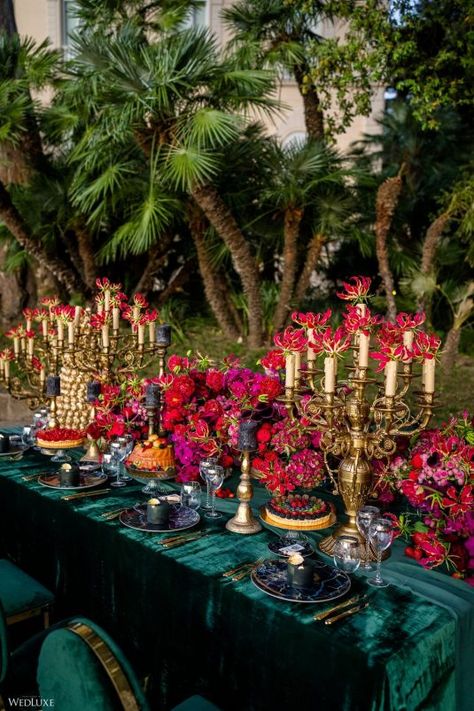 #wedluxe #wedluxemagazine #gold #fuchsia #teal #velvet #wedding #reception #tablescape #decor #italy Teal Wedding Theme, Gold Tablescape, Indian Reception, Magenta Wedding, Fuchsia Wedding, Baroque Decor, Violet Wedding, Emerald Green Weddings, Jewel Tone Wedding