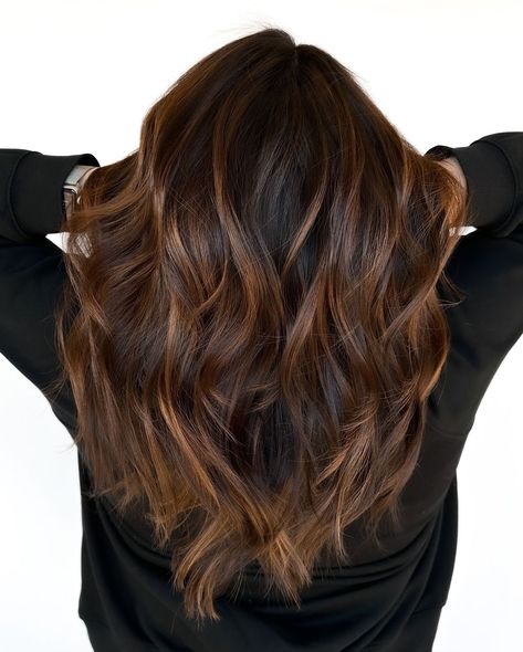 Balyage Caramel, Light Caramel Balayage, Caramel Balayage Brunette, Sunkissed Look, Balayage Caramel, Balayage Ideas, Color Melt, Brunette Hair With Highlights, Gold Blonde