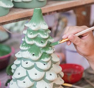 Ceramic Christmas Trees Ideas, How To Paint A Ceramic Christmas Tree, Ceramic Christmas Trees Diy, Painting Ceramic Christmas Tree, Ceramic Christmas Trees Painting Ideas, Ceramic Xmas Trees, Ceramic Tree Painting Ideas, Painted Ceramic Christmas Trees, Diy Ceramic Christmas Tree